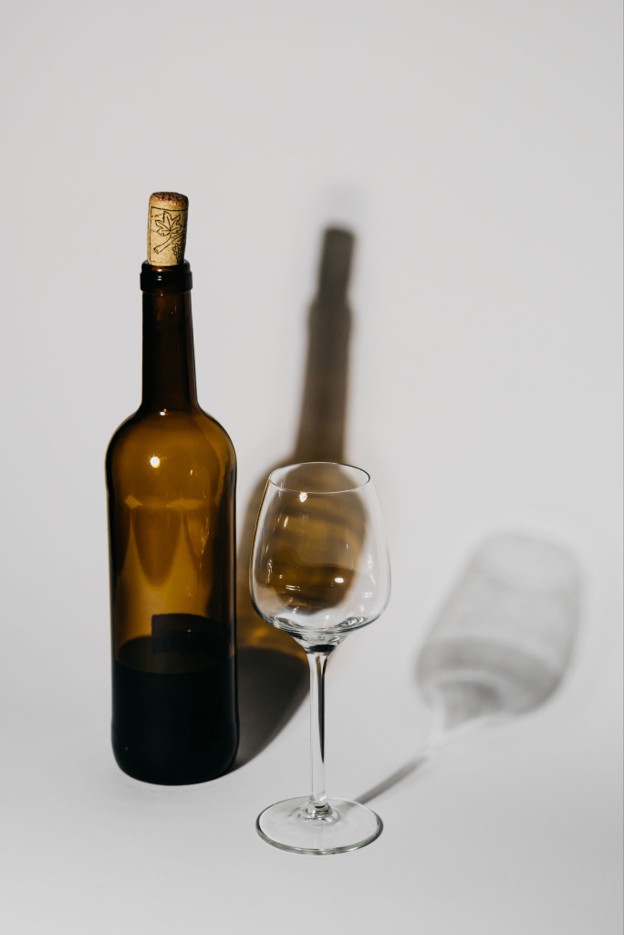 Bien boucher ses vins avec la gamme de solutions de bouchage PORTULIEGE