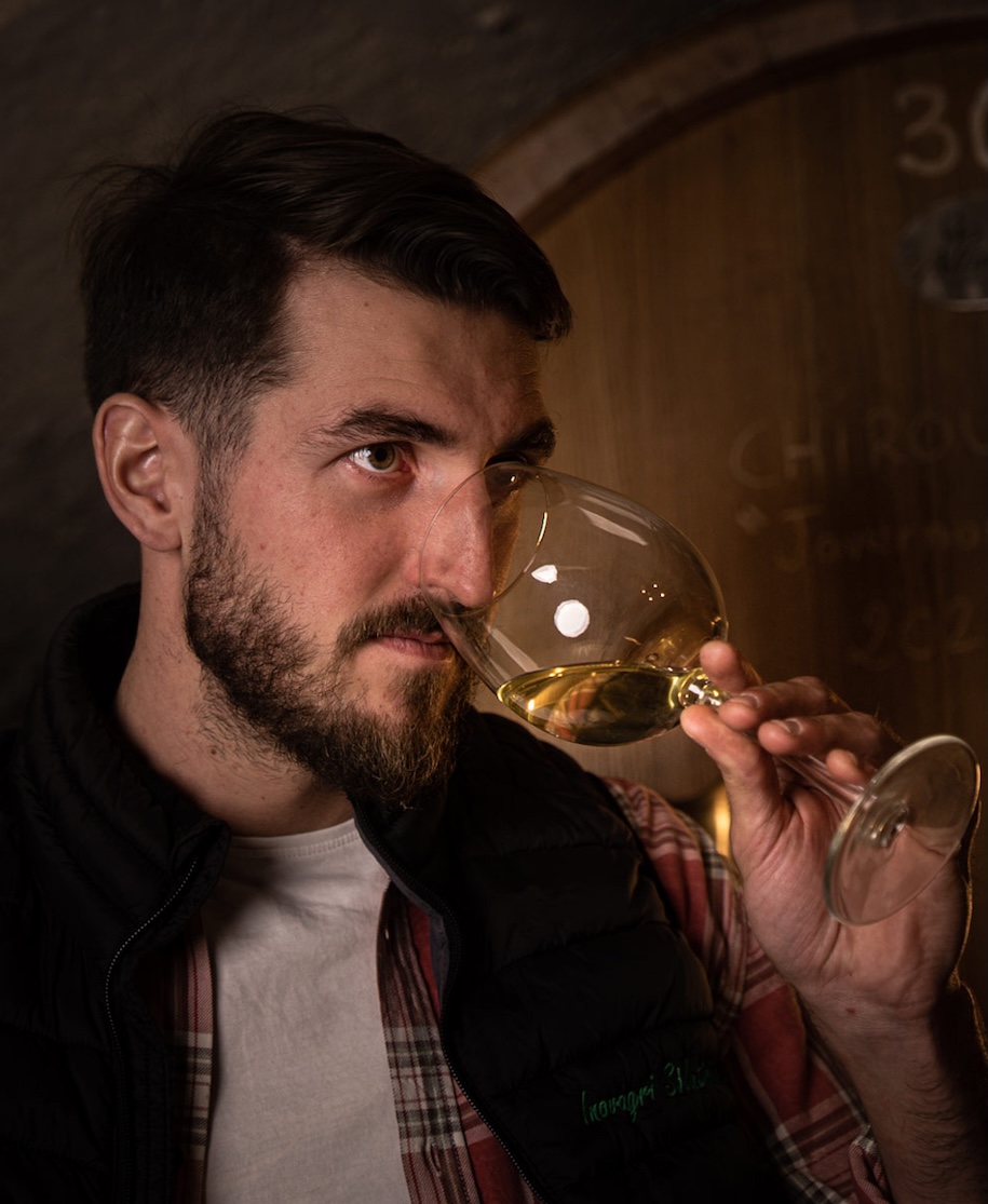 Dégustation VIN MORIN bouché avec Ramiro de Portuliège Dégustation d'un vin blanc bouché de la maison MORIN par le bouchon RAMIRO de Portuliège